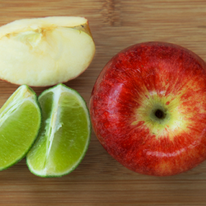 El limón evita que la manzana se oxide 